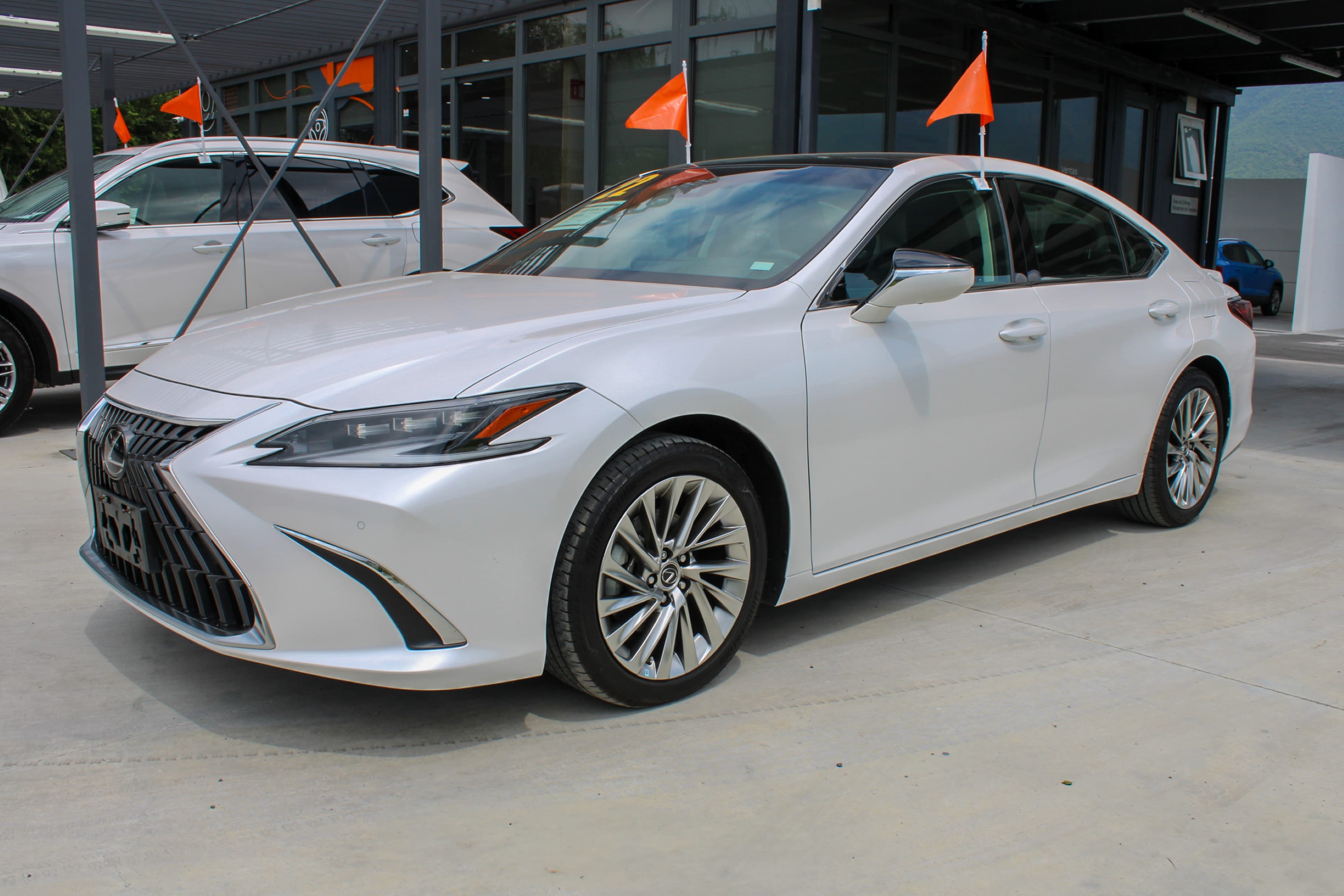 LEXUS ES 350 BLANCO 2022-3.jpg